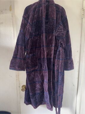 Plush Long Shawl-Collar Bathrobe in Deep Plum